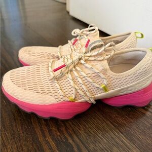 Sorel kinetic impact lace sneaker